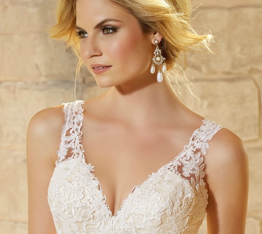 Tips for selecting a wedding dress