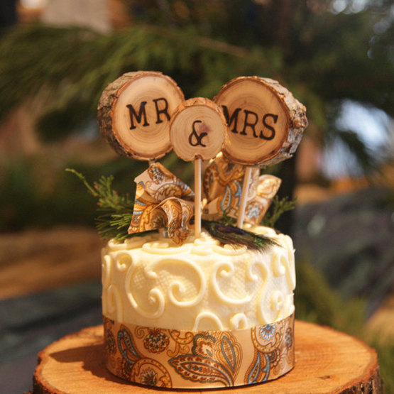 Cake topper